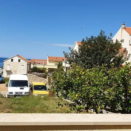 Apartment Katina Komiža