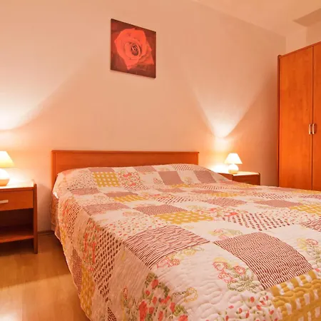 Katina Apartment *