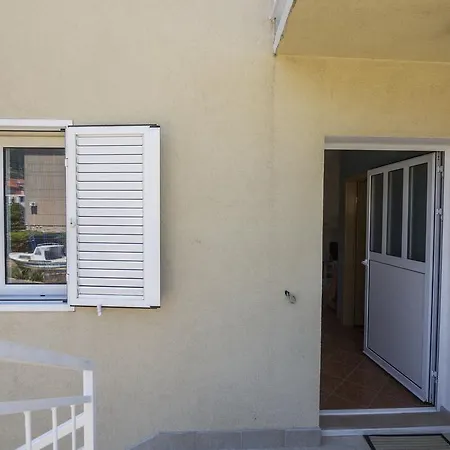 Apartment Katina Komiža